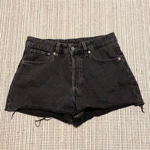 H&M Black Vintage High Waist Shorts Distressed Raw Hem Jean Denim Shorts